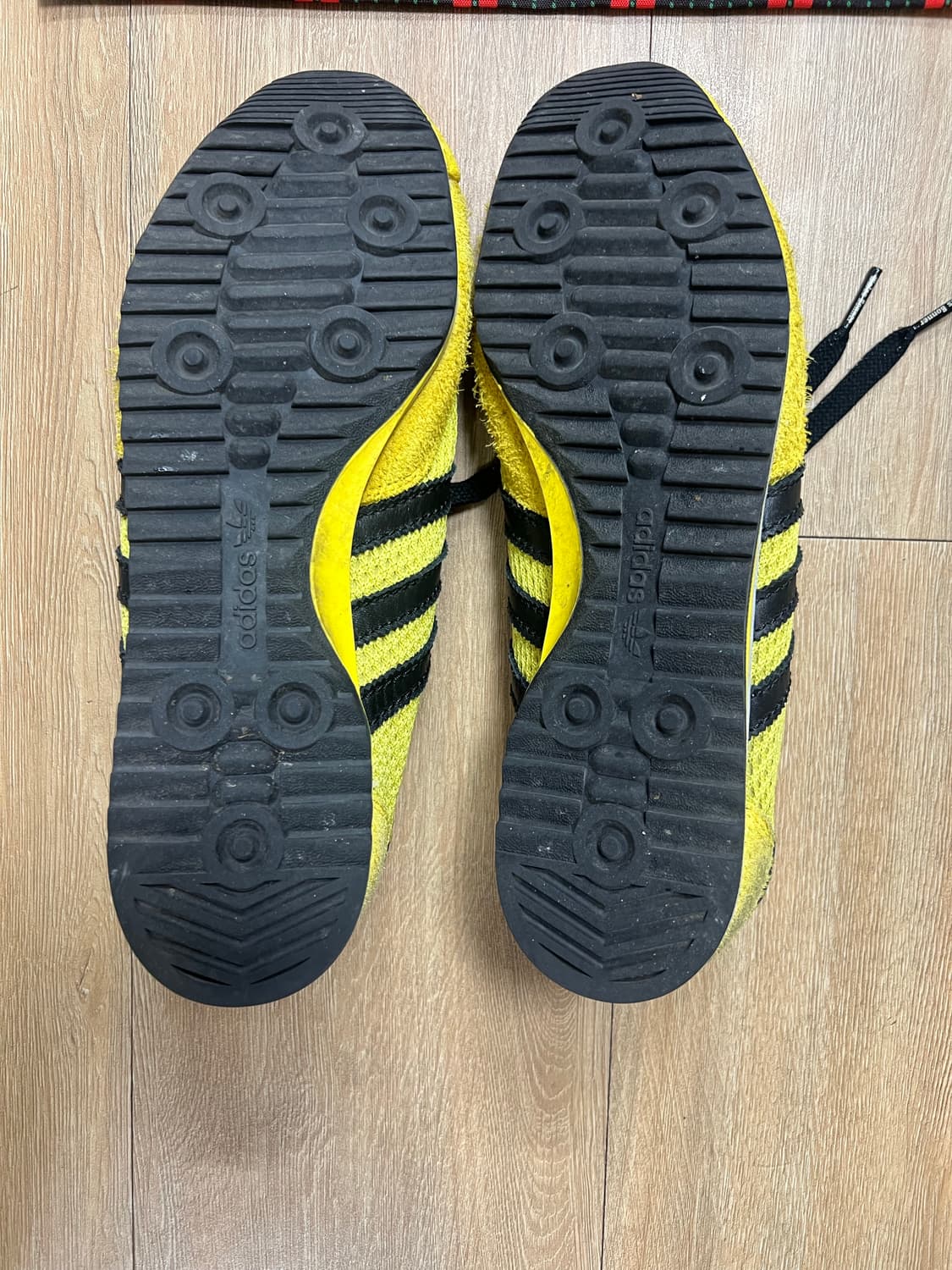 아디다스X웨일즈보너 SL 76 옐로우 코어 블랙 상품이미지3