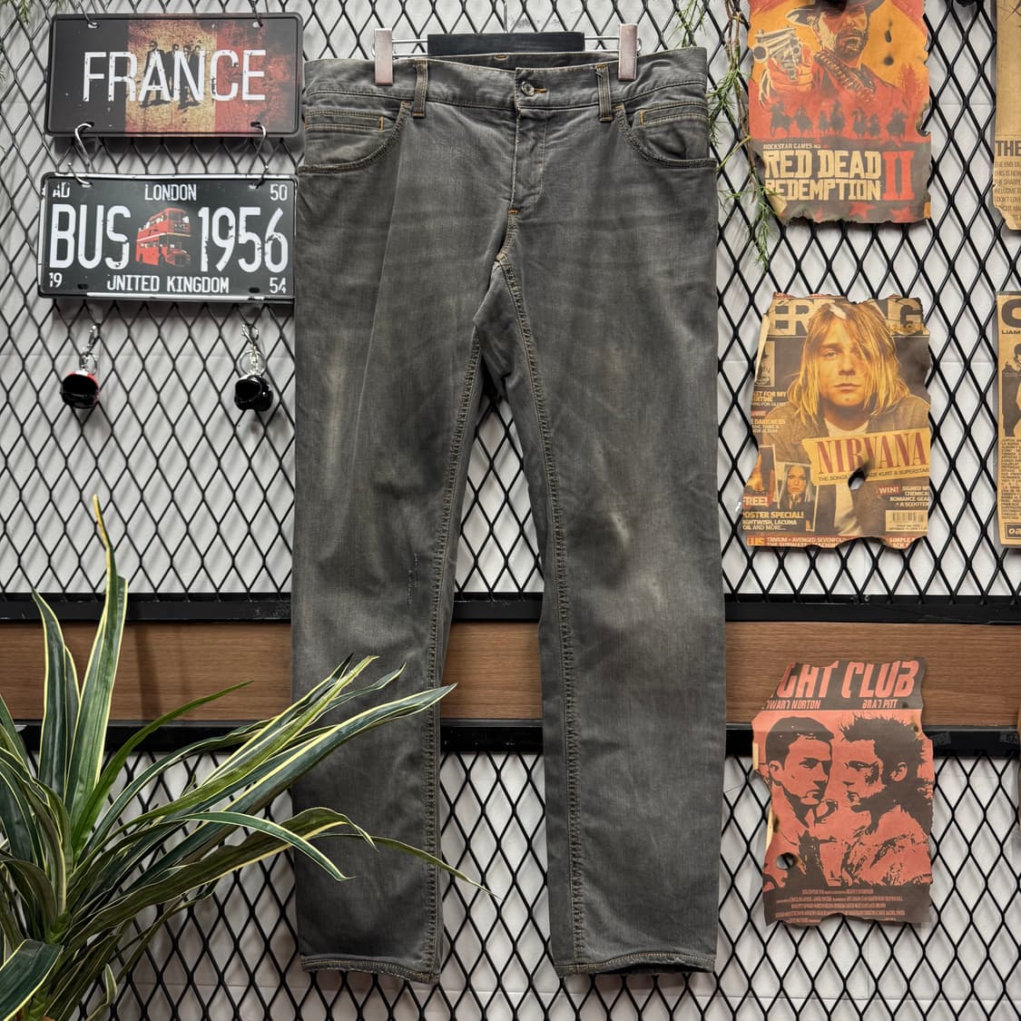 00s 돌체앤가바나 디스트로이드 데님 팬츠 후면 로고 포인트 흑청 상품이미지1