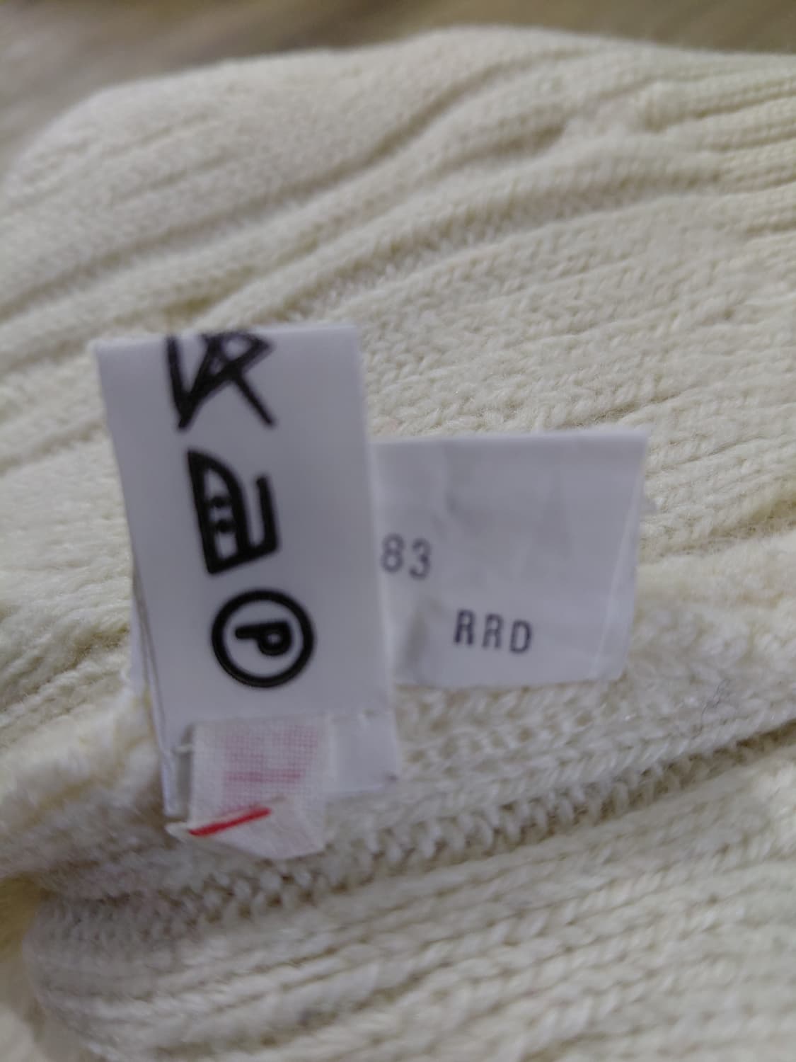 버버리 90년대 센터로고 울 100% 니트 상품이미지5