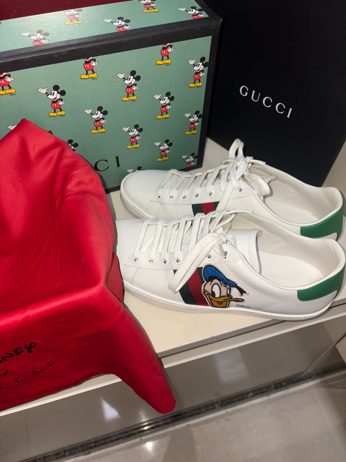 구찌 디즈니 콜라보 도날드덕 에이스 스니커즈 상품이미지2