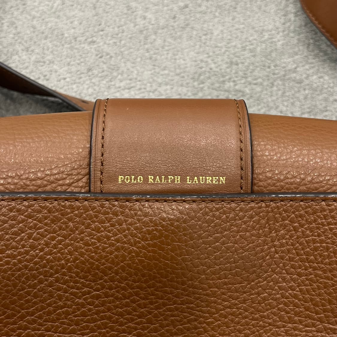 폴로 랄프로렌 페블 레더 레녹스 스몰 숄더백 상품이미지3