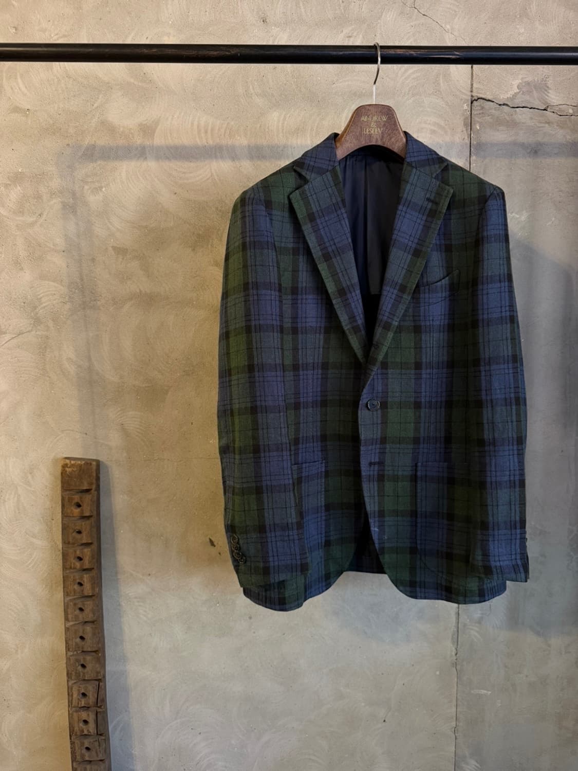 맨온더분 아이리쉬 리넨 블랙와치 테일러드 자켓 100 상품이미지10