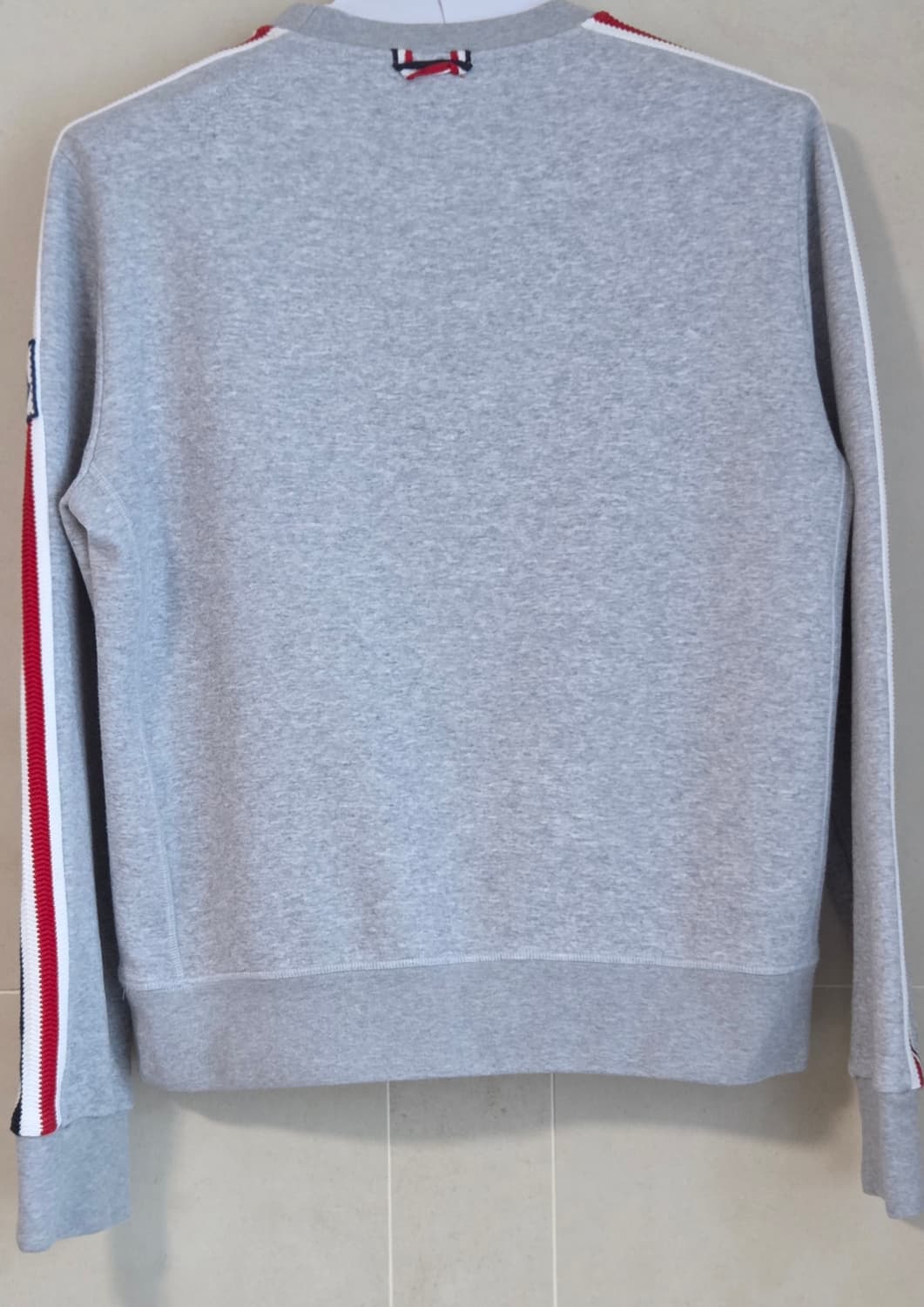 몽클레어 감마블루 스웻 S
드라이완료 택포 상품이미지2