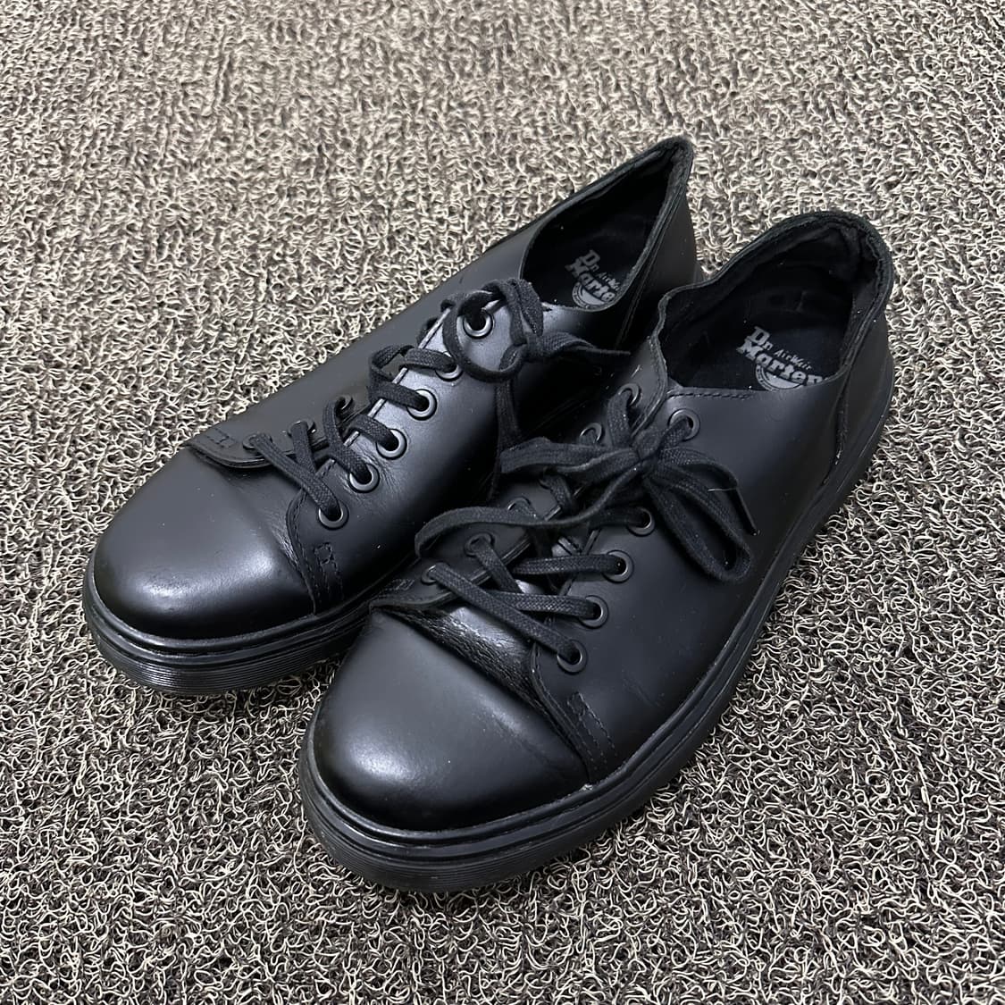 닥터마틴 단테 6홀 스니커즈 블랙 UK8(270사이즈) 상품이미지2