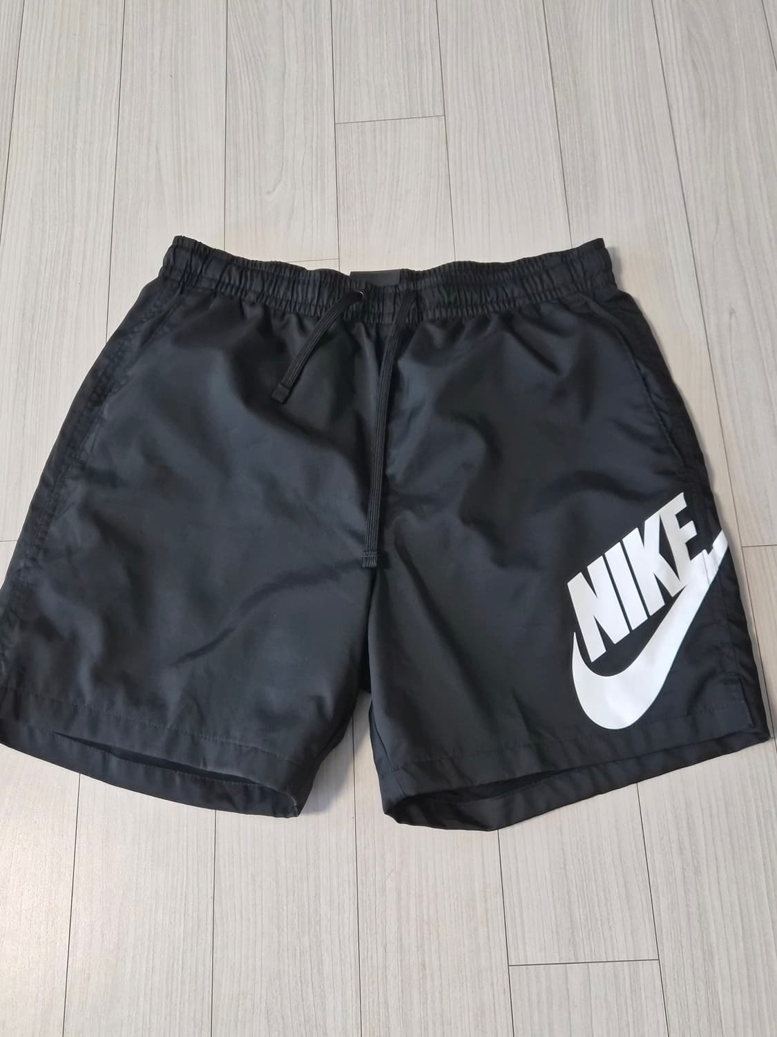 M / 나이키 코리아 정품 남성 스우시 블랙 반바지 쇼츠 블랙 상품이미지1