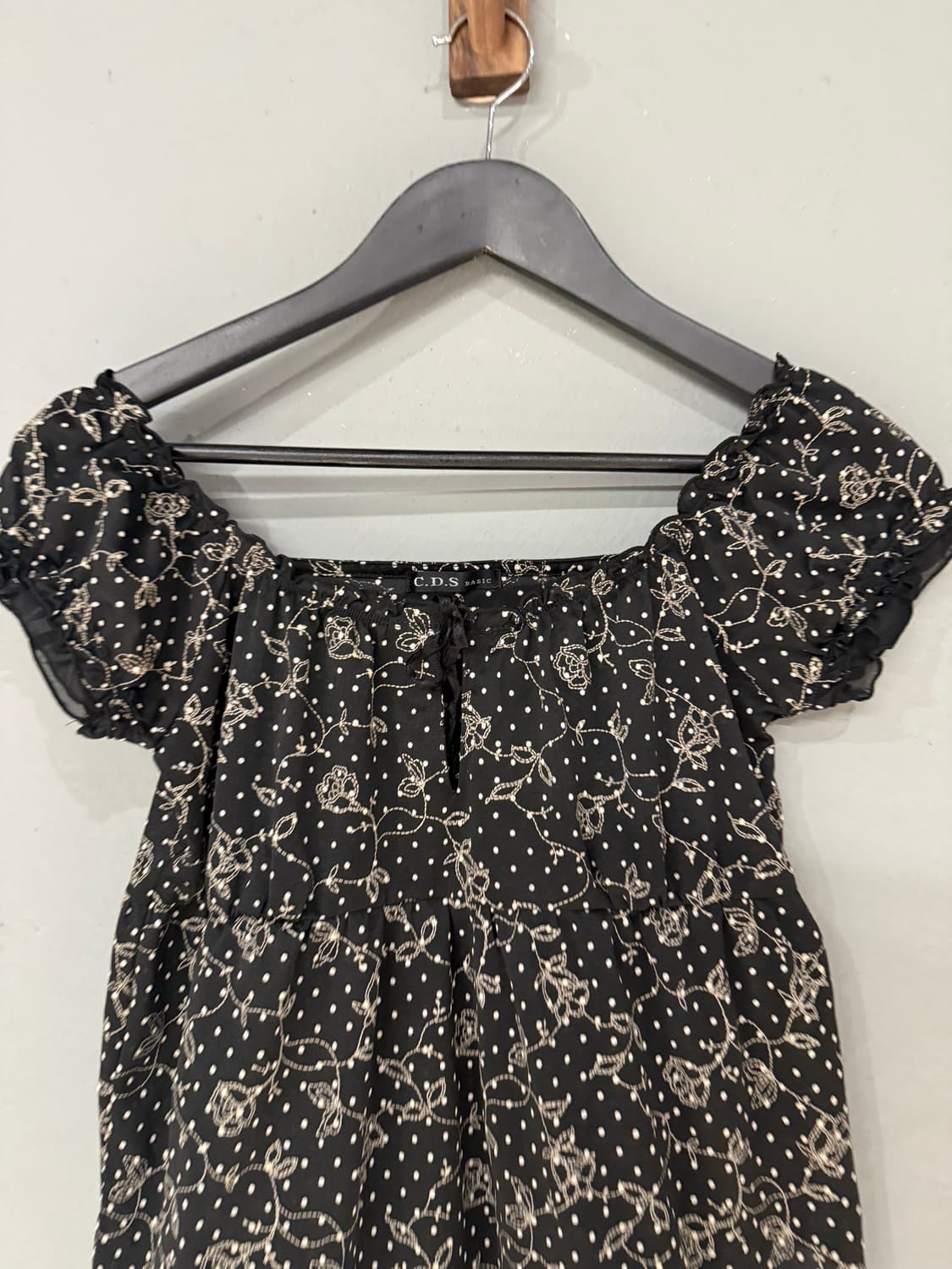 flower & dot pattern off-shoulder top 상품이미지6