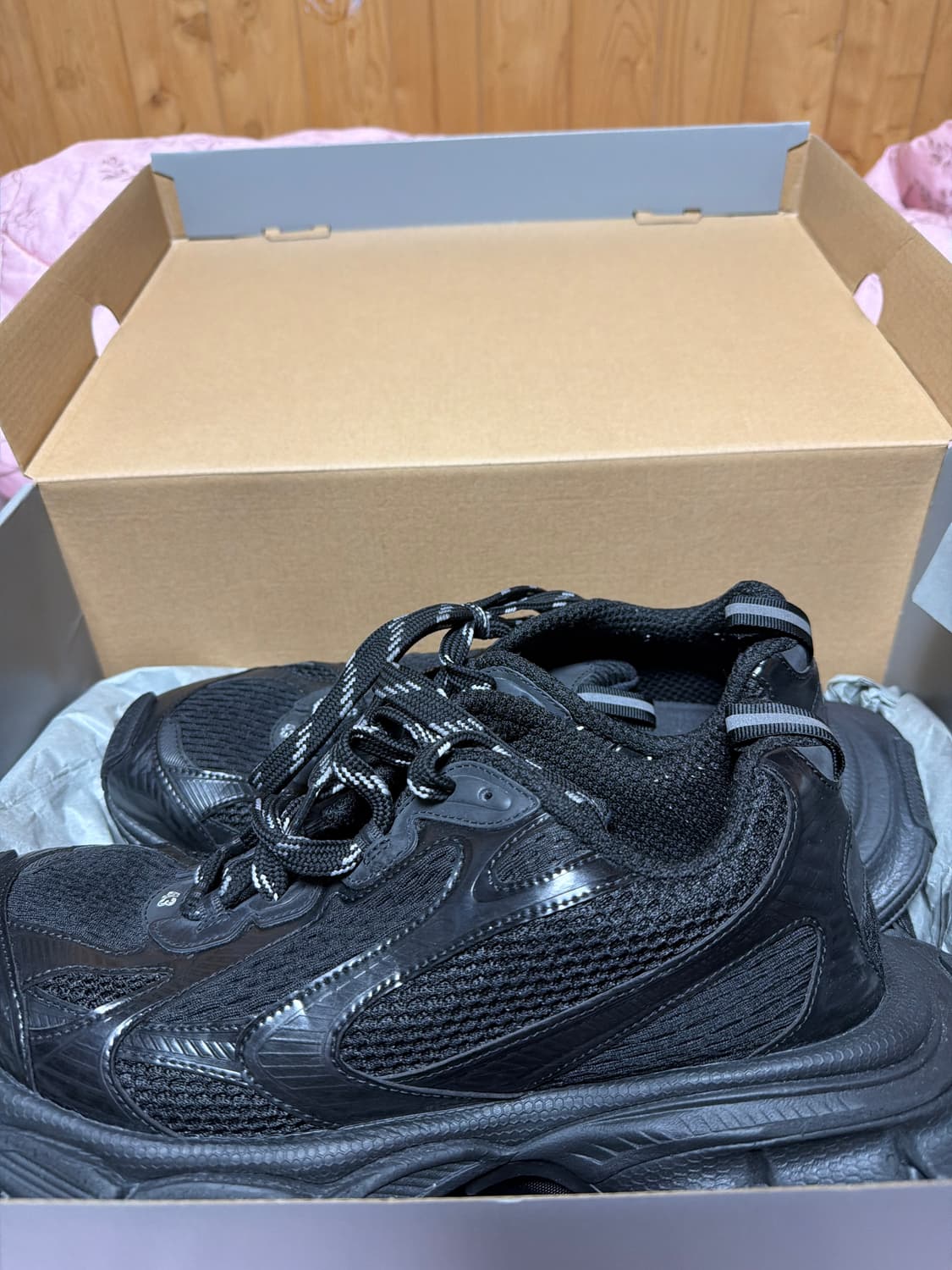 3XL 스니커즈 발랜시아가 블랙 43사이즈 팝니닷 (285) 상품이미지2