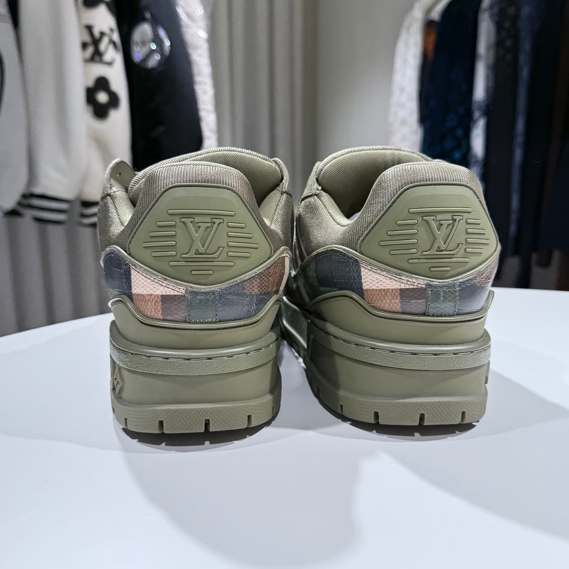 8 / 루이비통 LV 트레이너 카모 플라쥬 맥시 스니커즈 상품이미지4