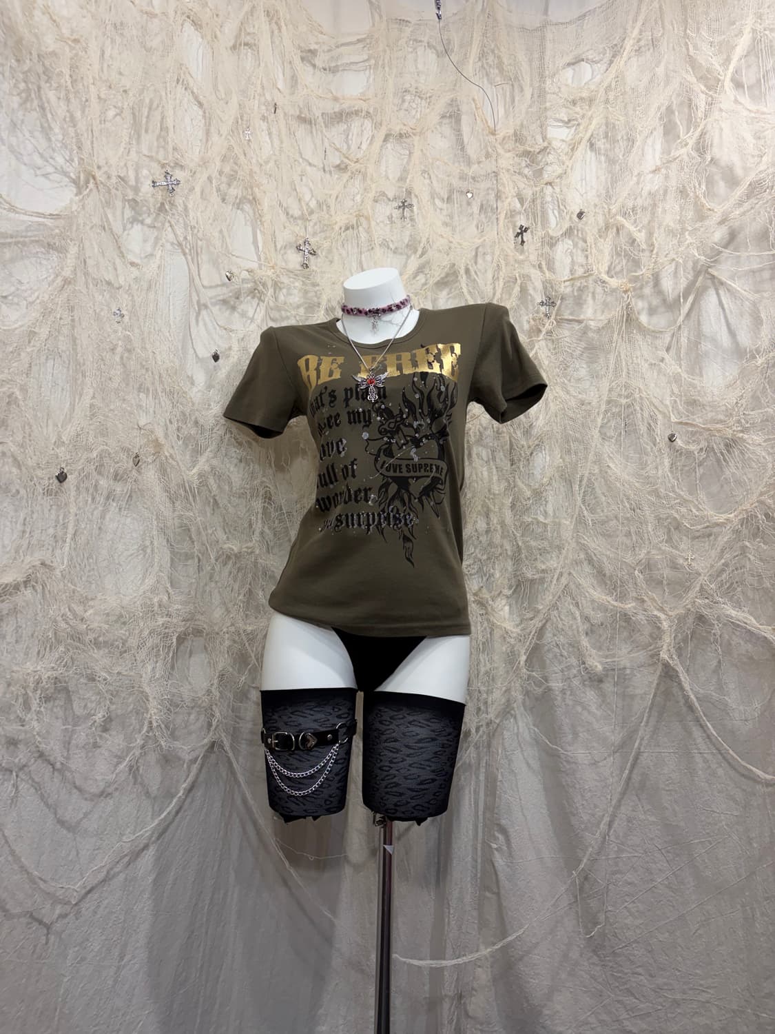 Y2K olive grunge lettering T-shirt 상품이미지3