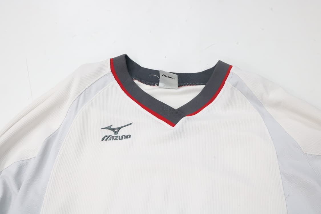 미즈노 테크니컬 브이넥 웜업 스웻셔츠 상품이미지3