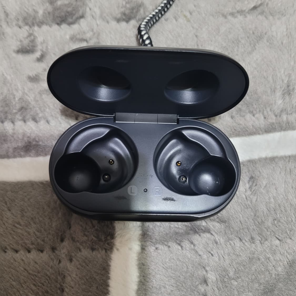 정품 삼성 갤럭시 버즈 SM-R170 블랙 케이스 상품이미지8