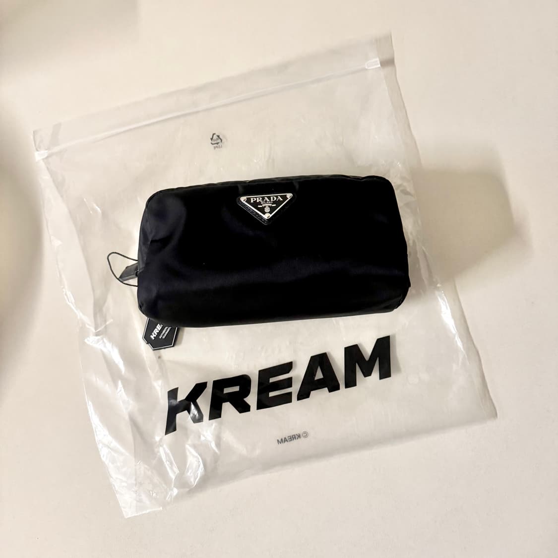 프라다 미니파우치 / 여행 화장품 등 리나일론 앤 사피아노 네세서리 블랙 상품이미지1