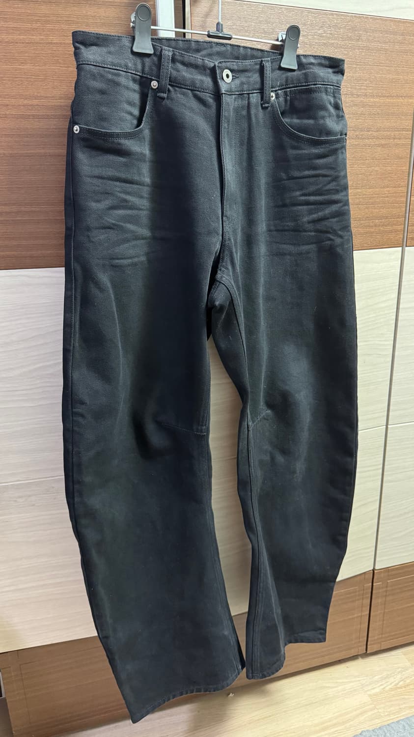 쿠어 엠보 워시드 딥 커브드 데님 팬츠 Msize 상품이미지1
