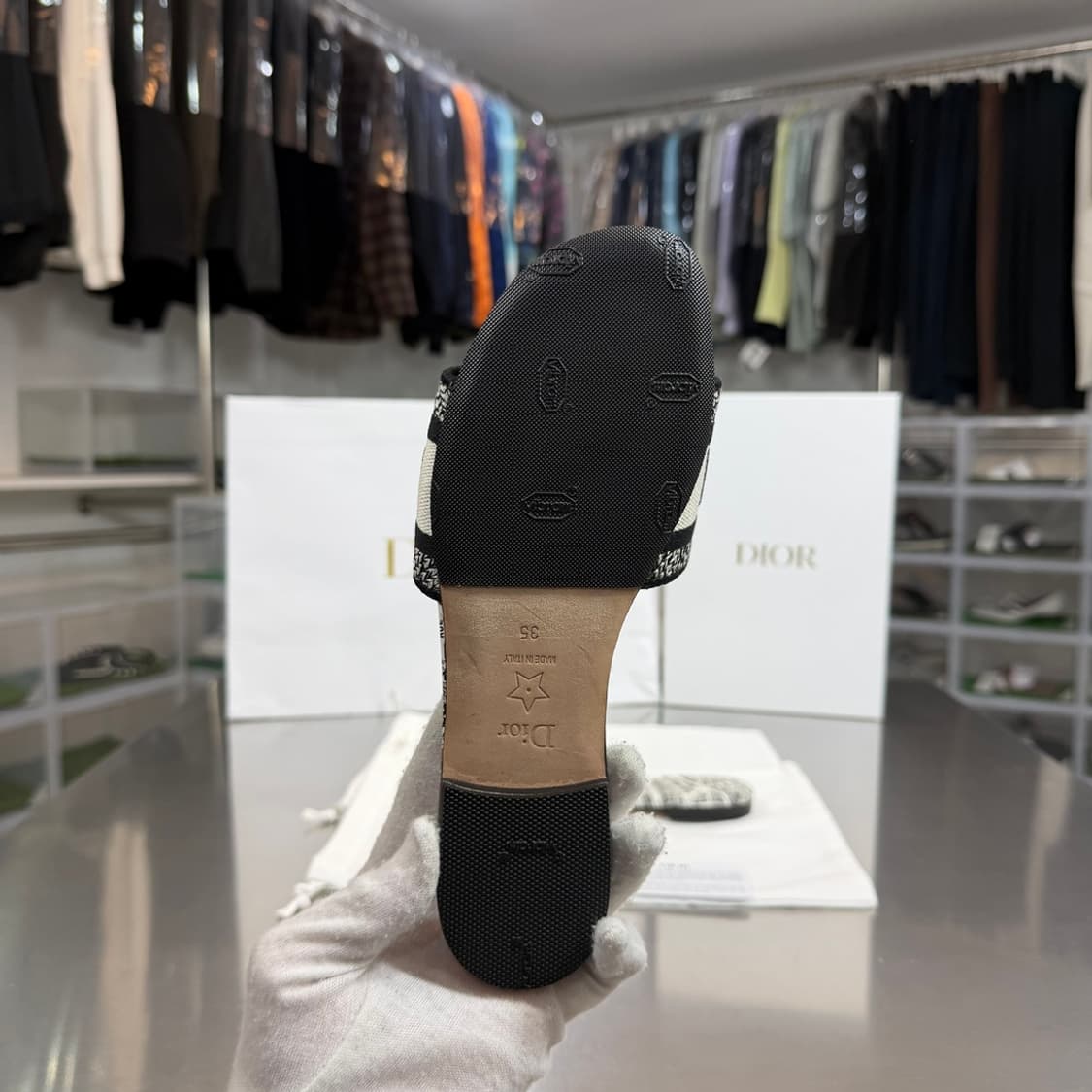 [리오브] 디올 디웨이 뮬 플랜 드 파리 모티프 자수 코튼 샌들 슬리퍼 상품이미지3