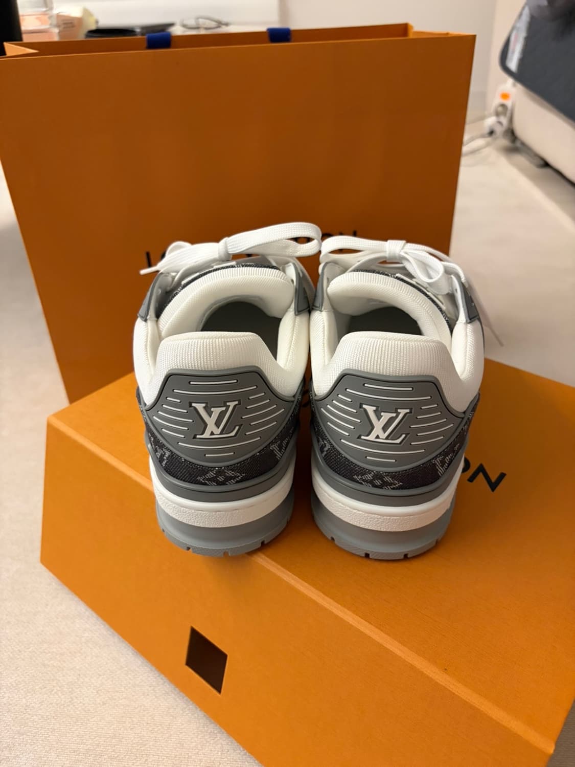 루이비통 LV트레이너 스니커즈 255새상품 상품이미지5
