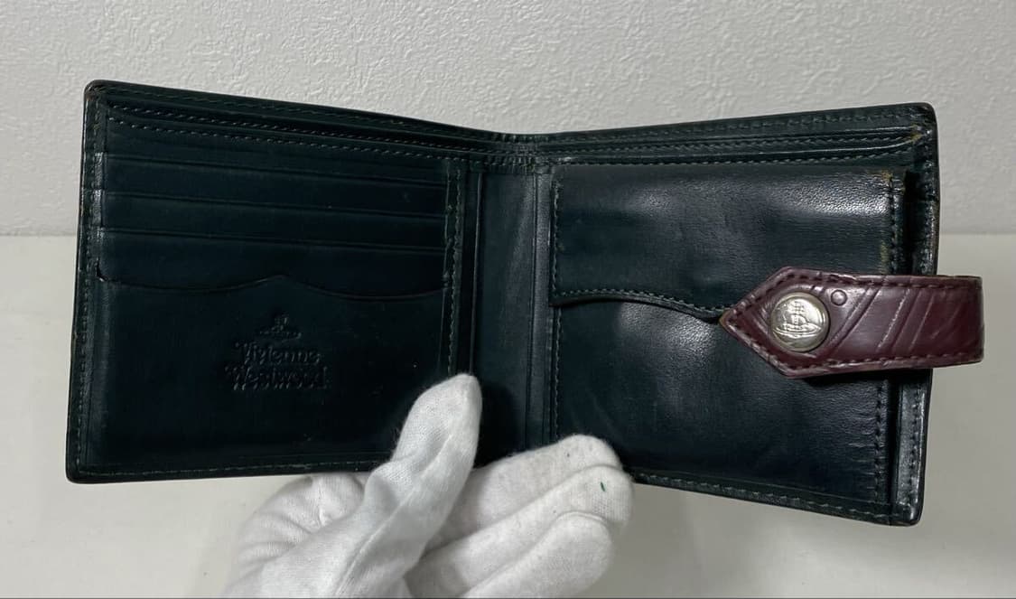 비비안 웨스트우드 오브 엠보싱 패턴 지갑 상품이미지4