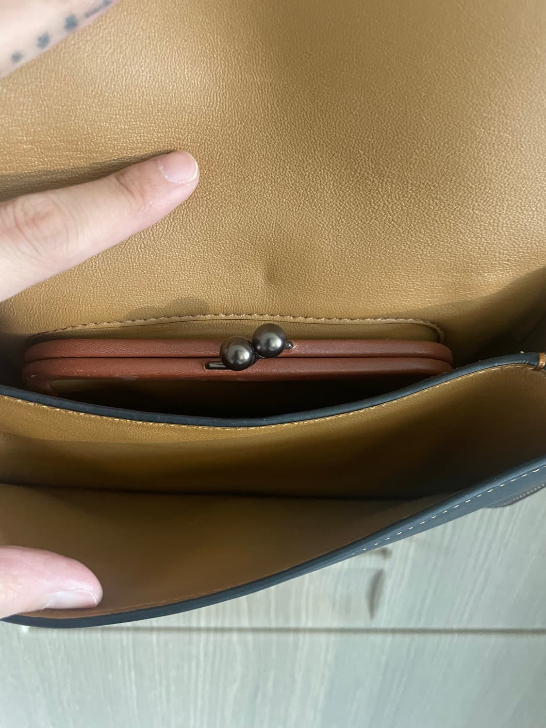 COACH dinky leather 크로스백  상품이미지7