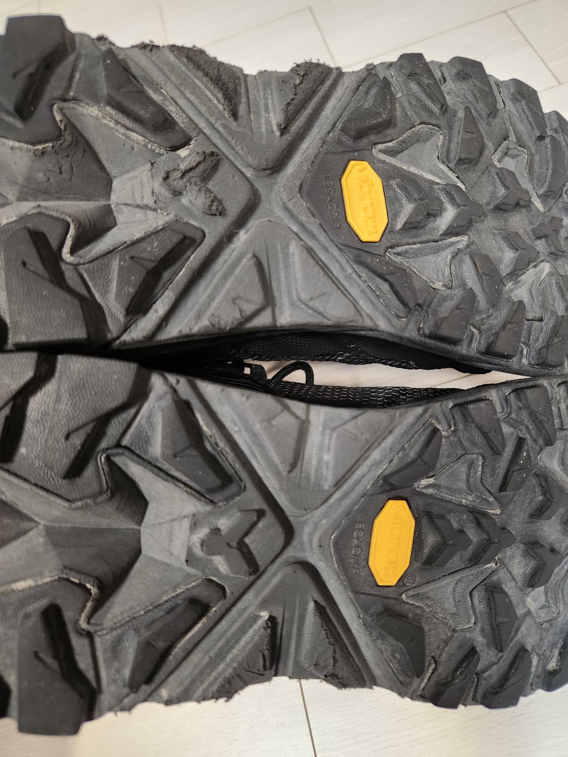 호카 트레일코드 고어텍스 남자 등산화 트레킹화 신발 블랙 레이븐 1123 상품이미지8