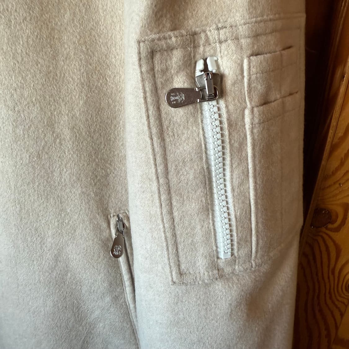 브루넬로 쿠치넬리 23 F/w 캐시미어 봄버 자켓 판매 합니다. 상품이미지6