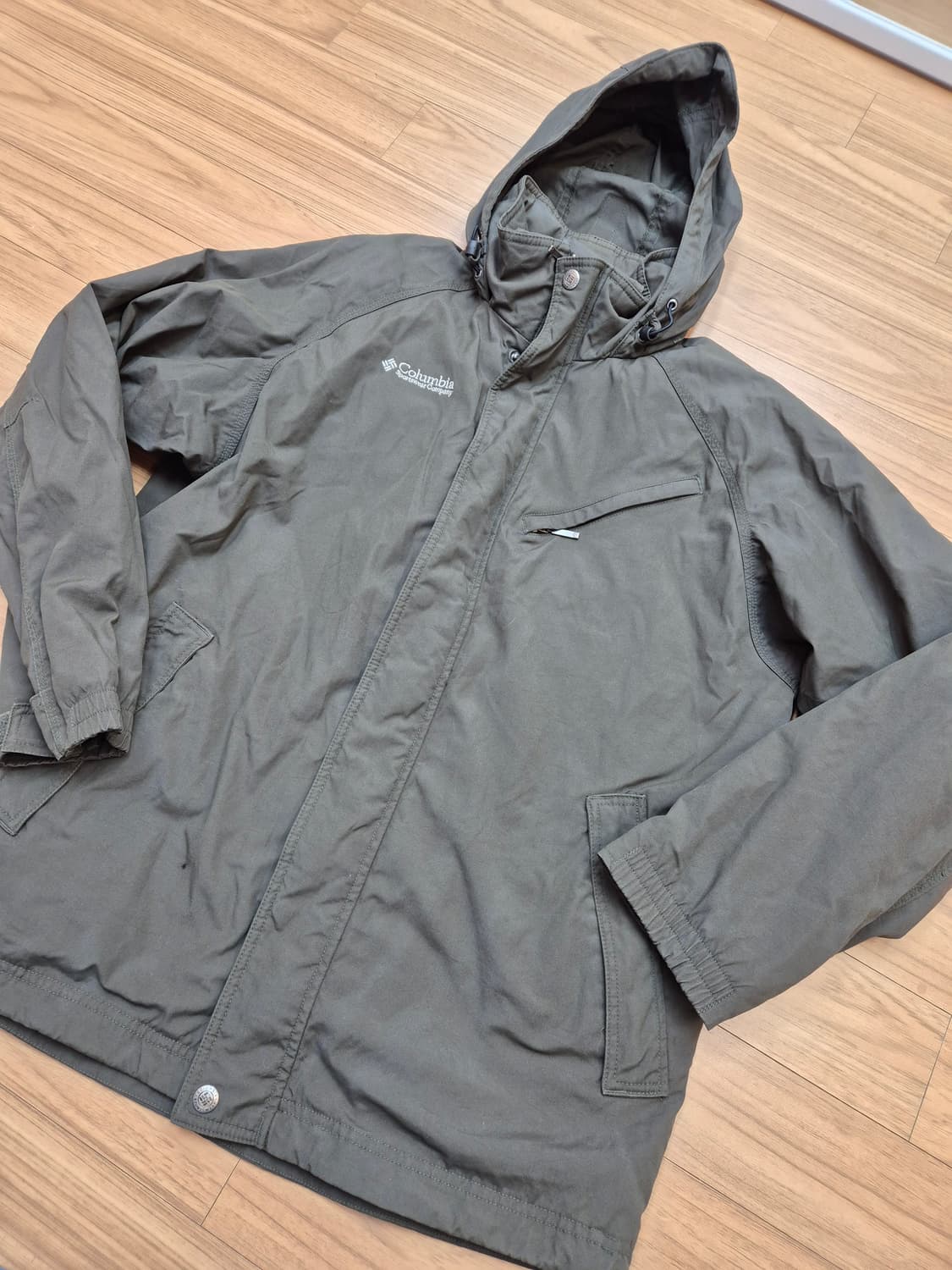 콜롬비아 남성용 후드 자켓 L사이즈 판매합니다. 무난한 색상이라 어디든  상품이미지1