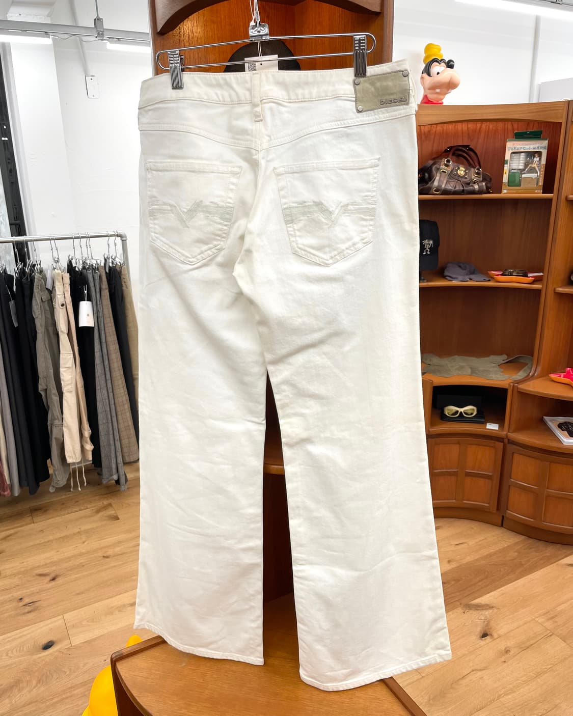 [32] 디젤 플레어 화이트 데님 팬츠 상품이미지5