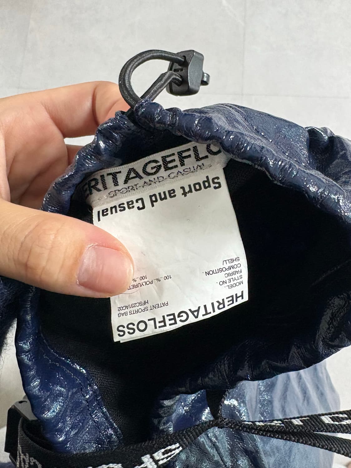 헤리티지 플로스 페이턴트 스포츠백 네이비 상품이미지2