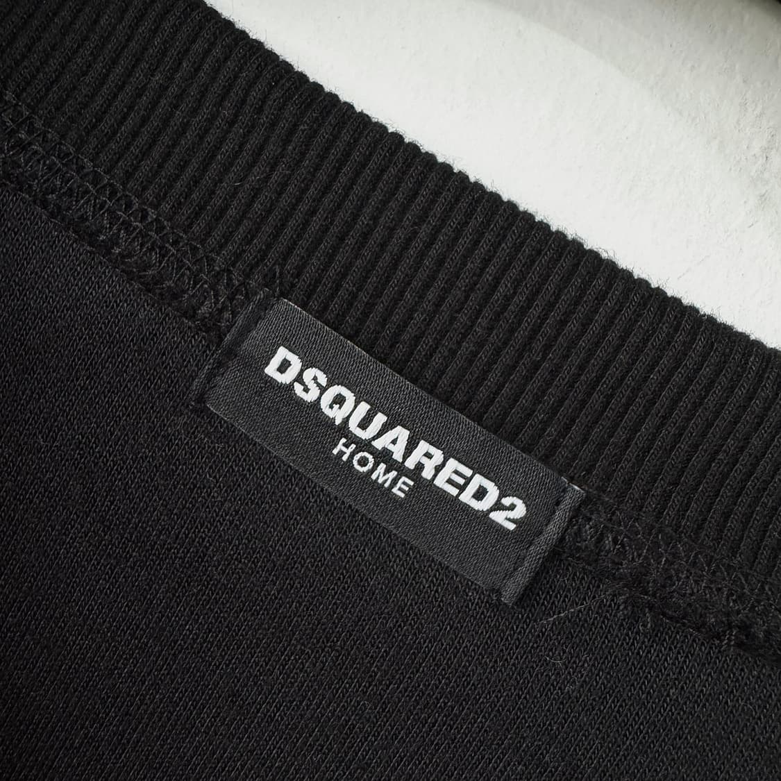 디스퀘어드2 블랙 로고 맨투맨 상품이미지2
