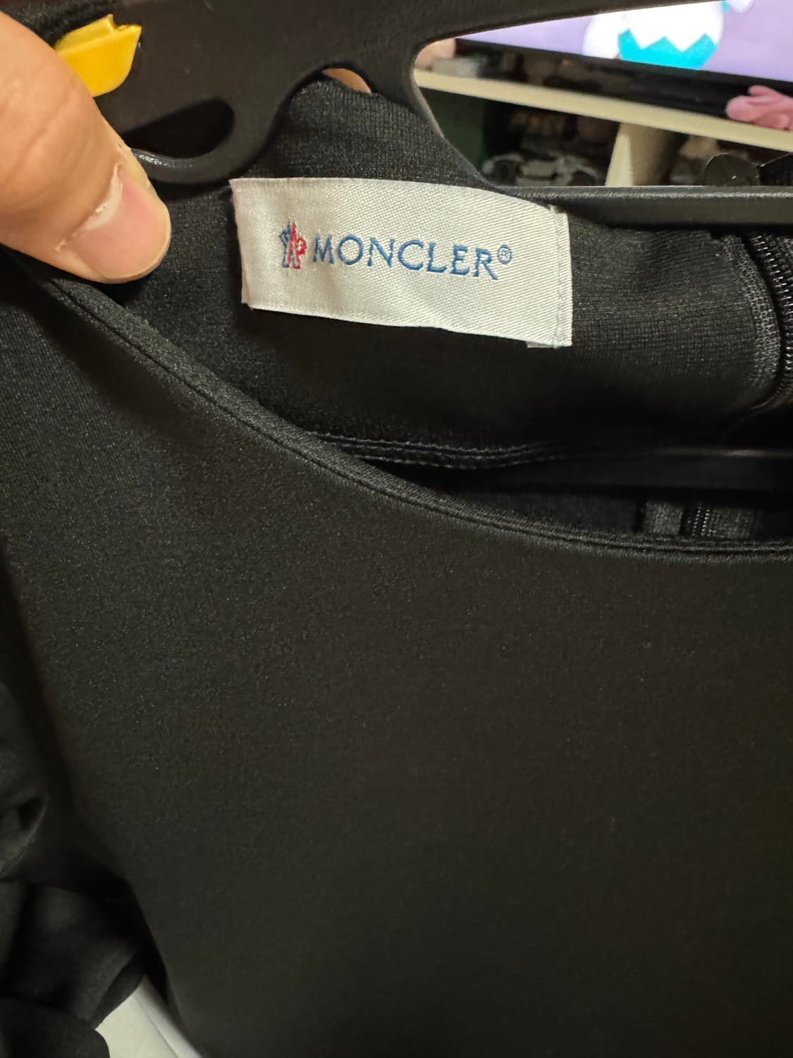 몽클레어 블랙 플리츠 원피스 상품이미지3