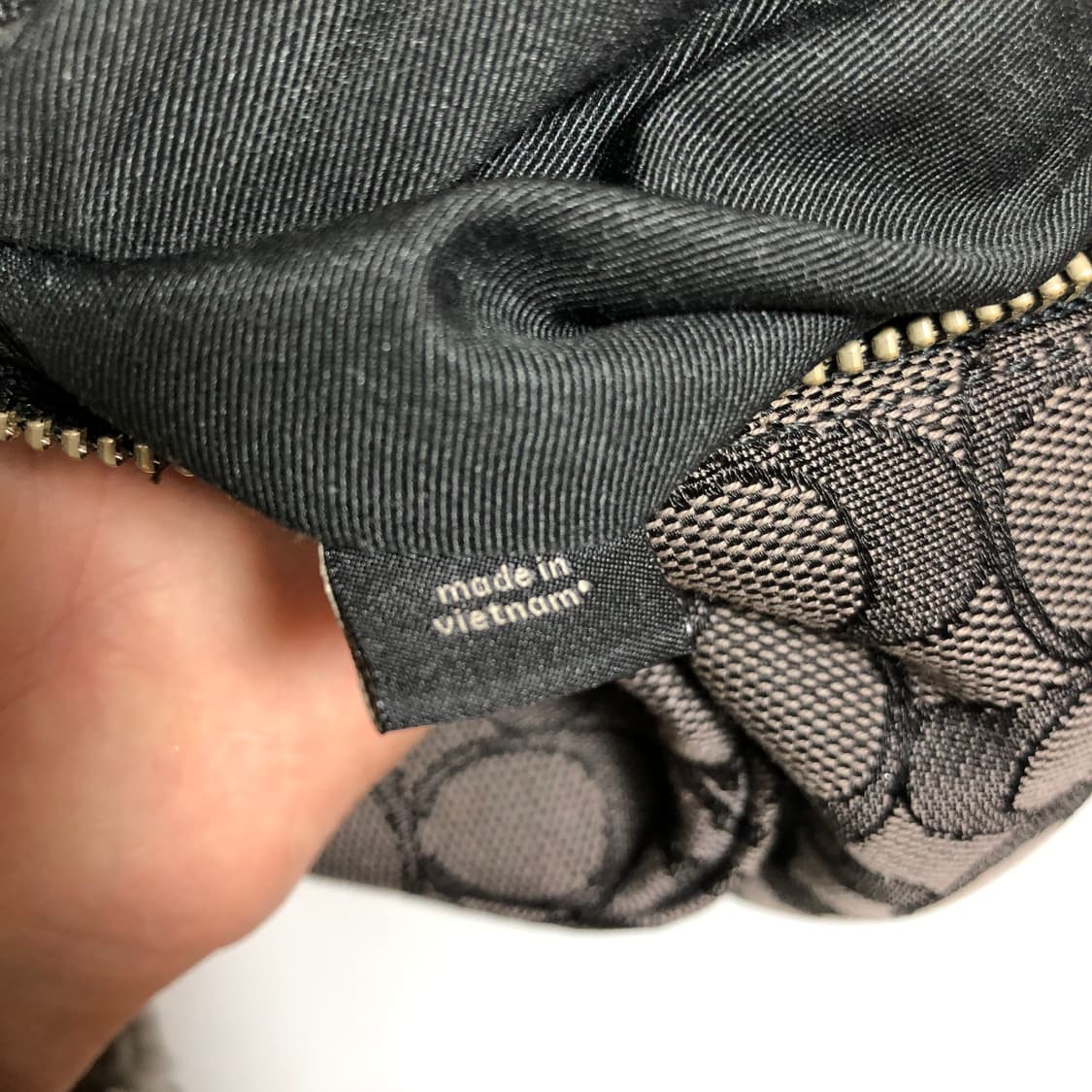 코치 시그니처 숄더백 상품이미지9