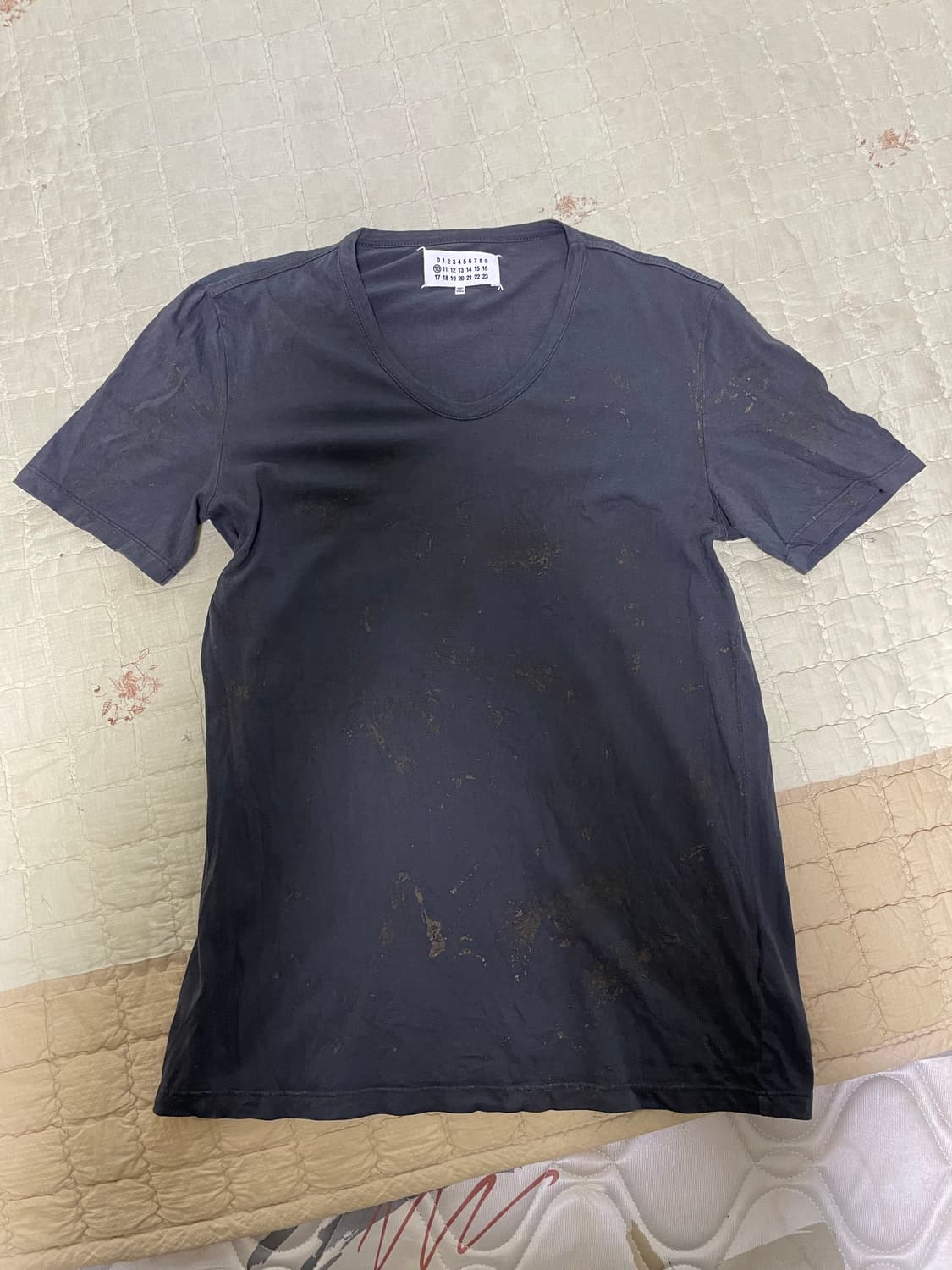 44) 마틴 마르지엘라 브이넥 페인트 티셔츠 상품이미지3