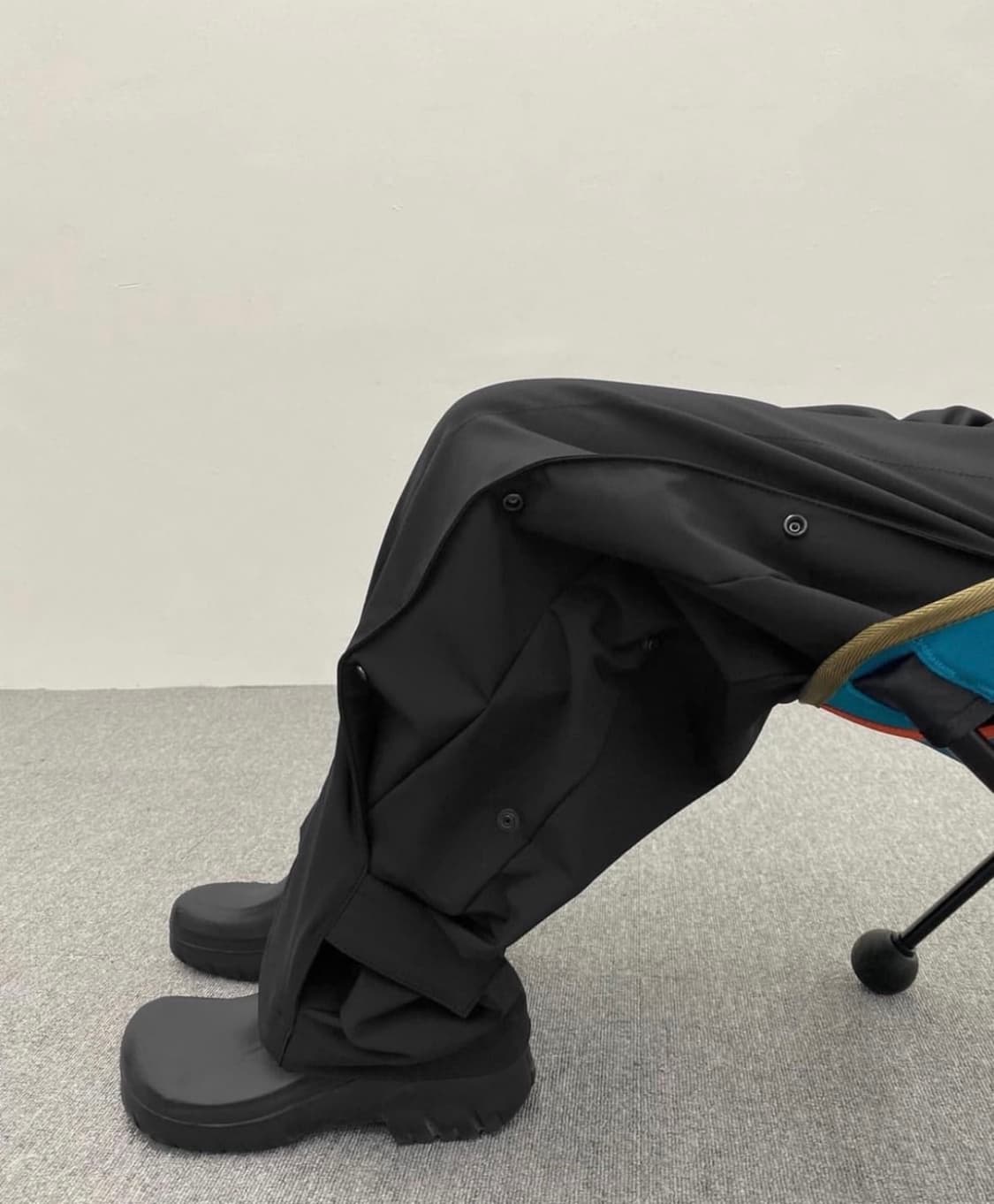 논노드 플렉시블 팬츠 블랙 초판 상품이미지1