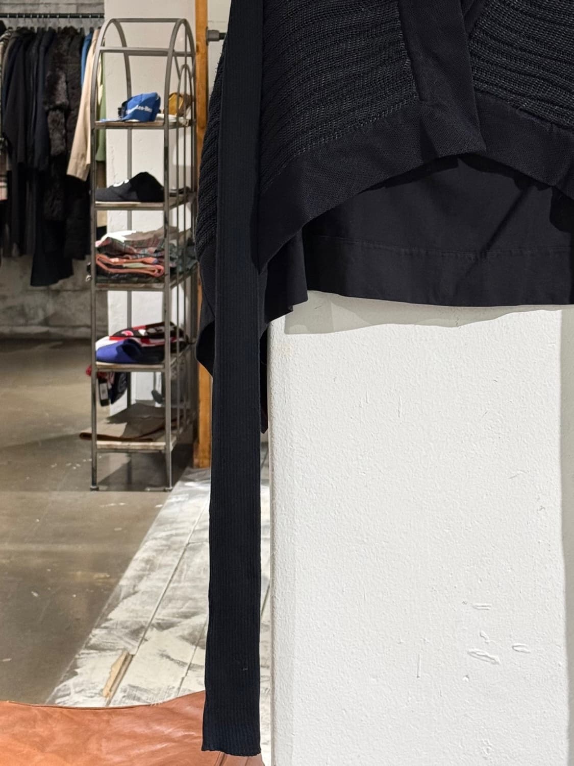 릭 오웬스 11SS ANTHEM 블랙 립드 니트 패널 가디건 상품이미지4