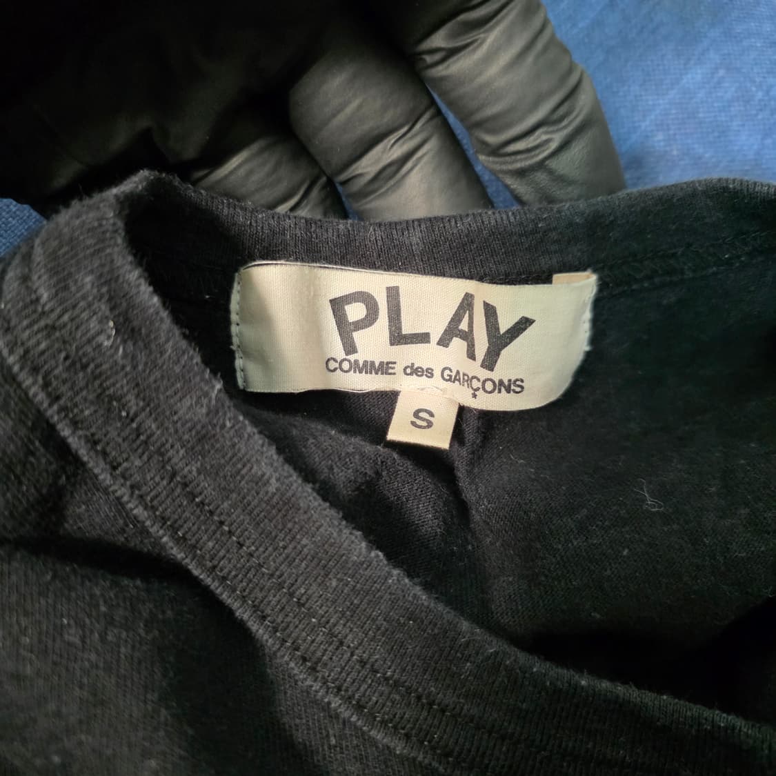 Comme des Garçons 꼼데 블랙 반팔티 S (미니멀) 상품이미지3