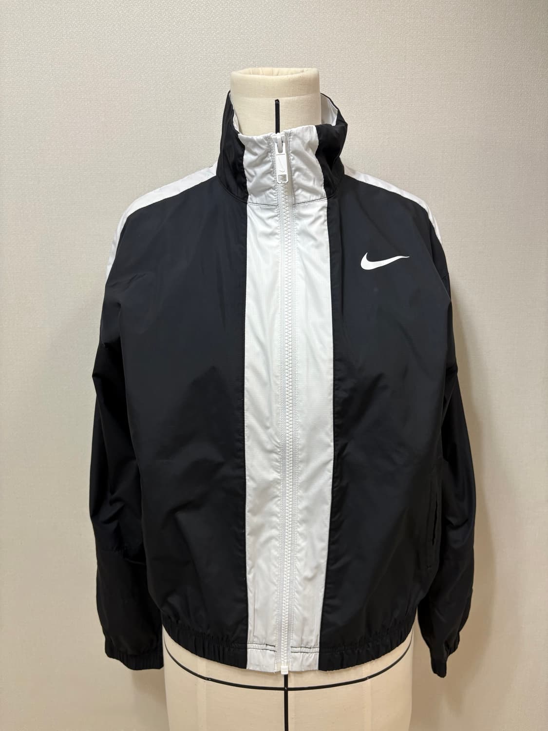 나이키 nike 바람막이 S 상품이미지1
