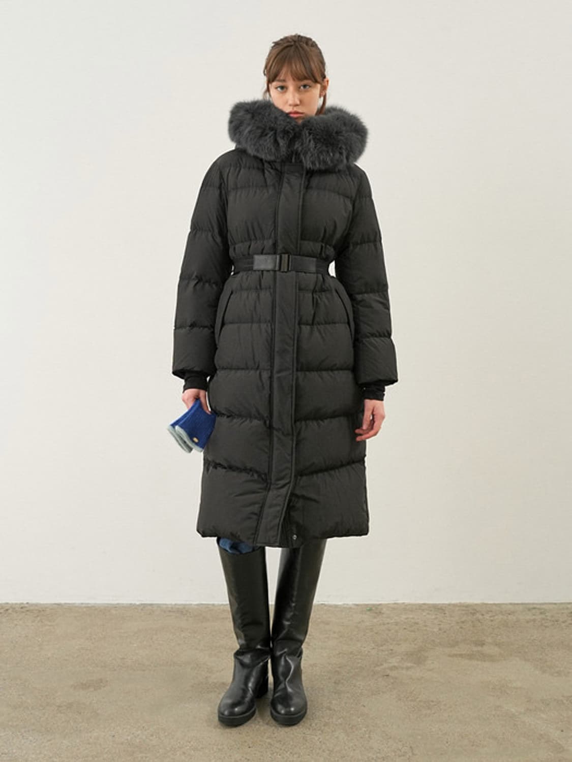 온앤온 Hood Fur Belted Long Goose Coat 블랙 상품이미지1