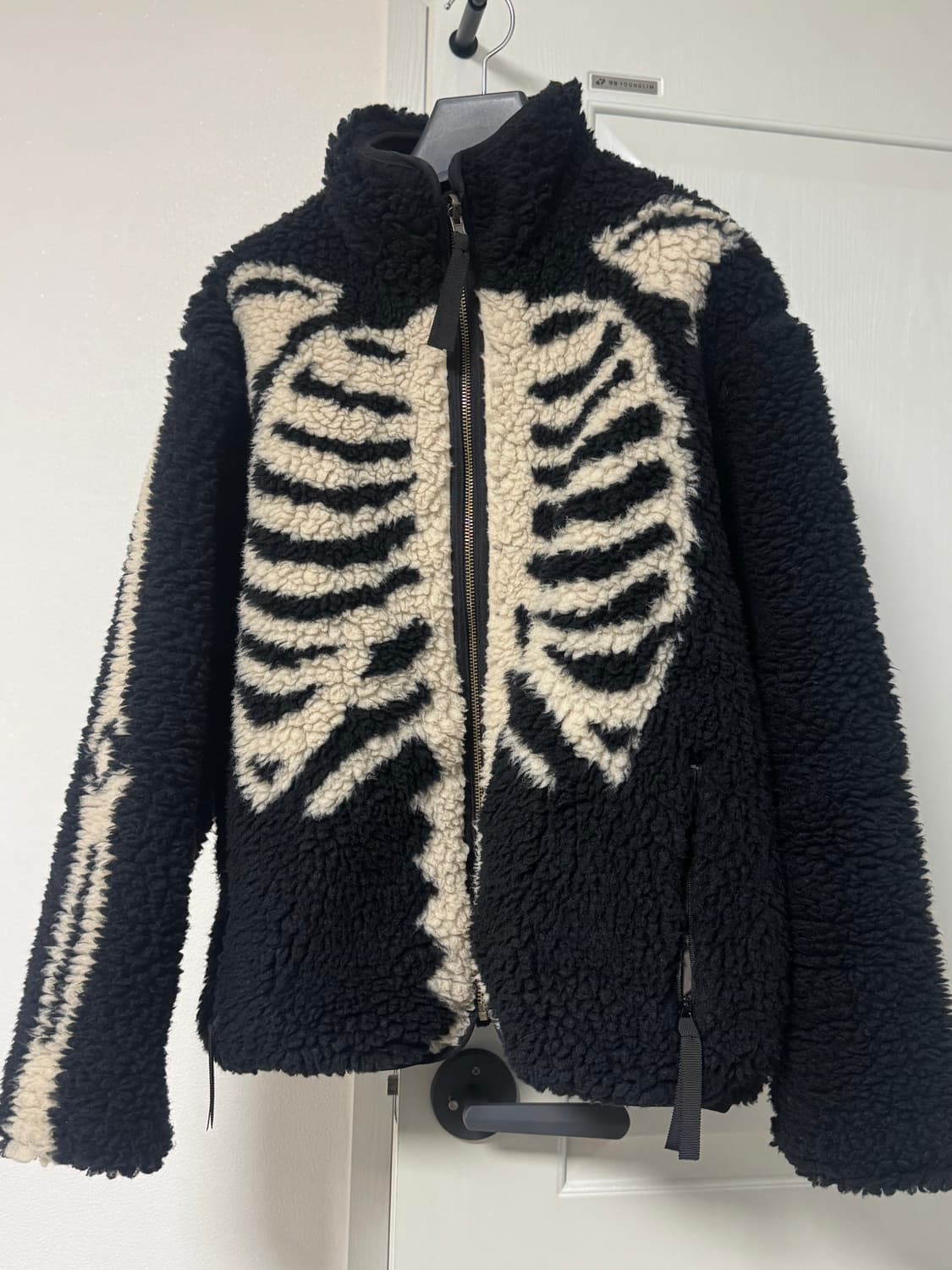 캐피탈 본 패턴 보아 플리스 리버시블 블루종 블랙 3사이즈 상품이미지1