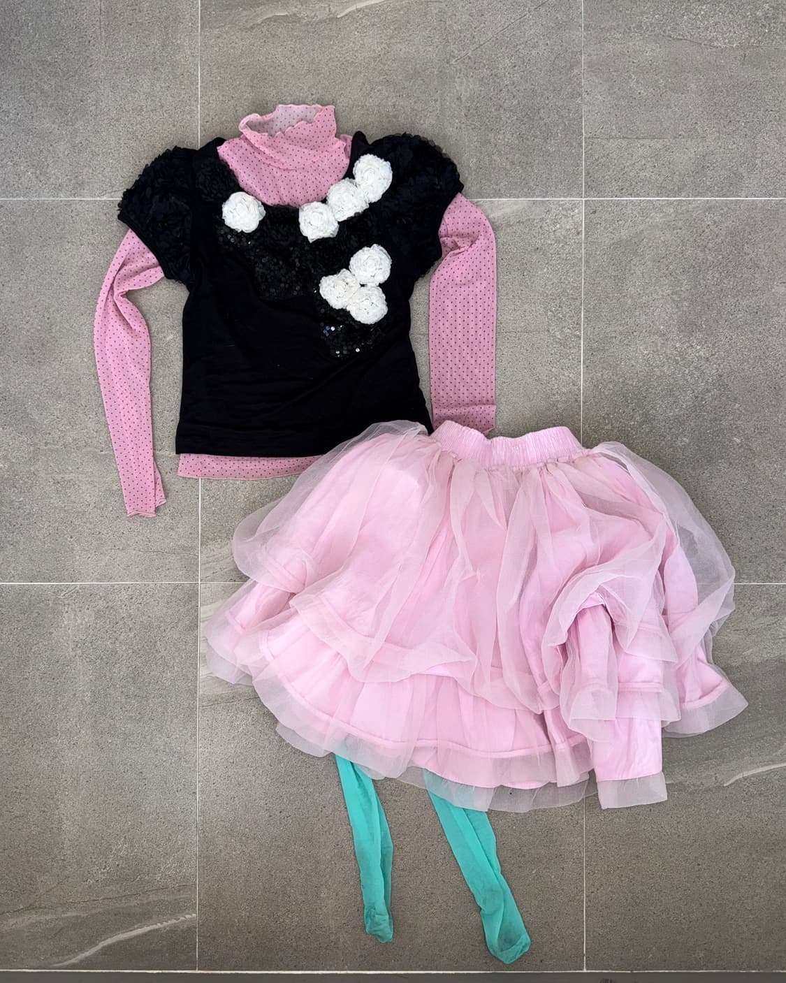 EGOIST black flower corsage half blouse  상품이미지1