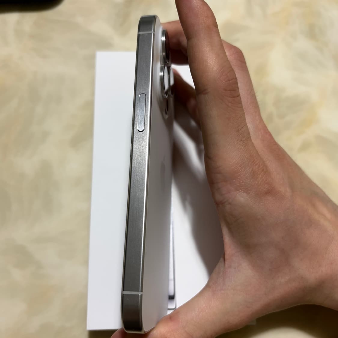 아이폰15pro 256기가 화이트 상품이미지3