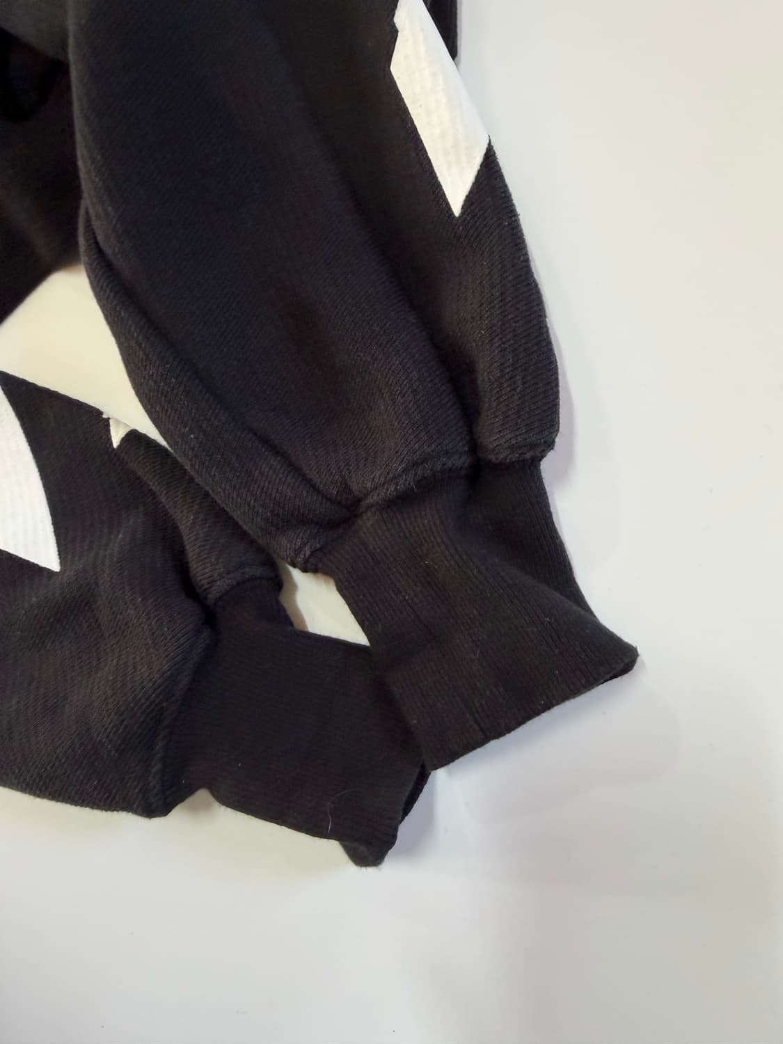 오프 화이트 크롭 맨투맨 상품이미지4