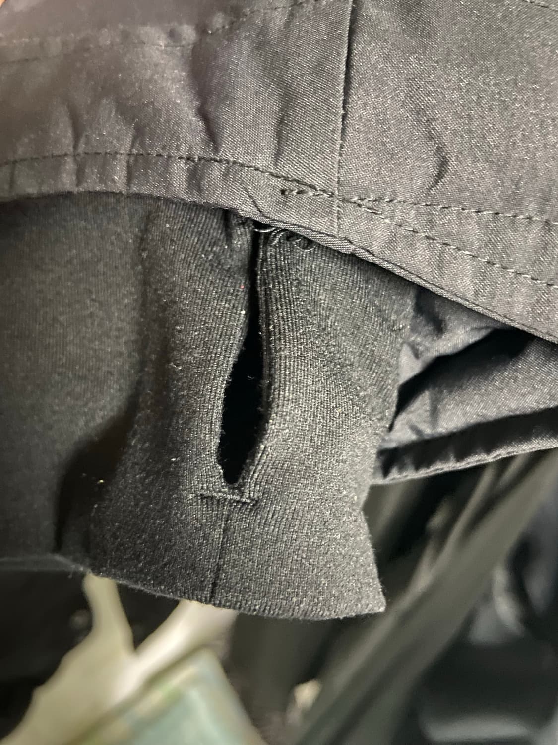 뉴발란스x이스트로그 고어텍스 구스다운 블랙파카 상품이미지5