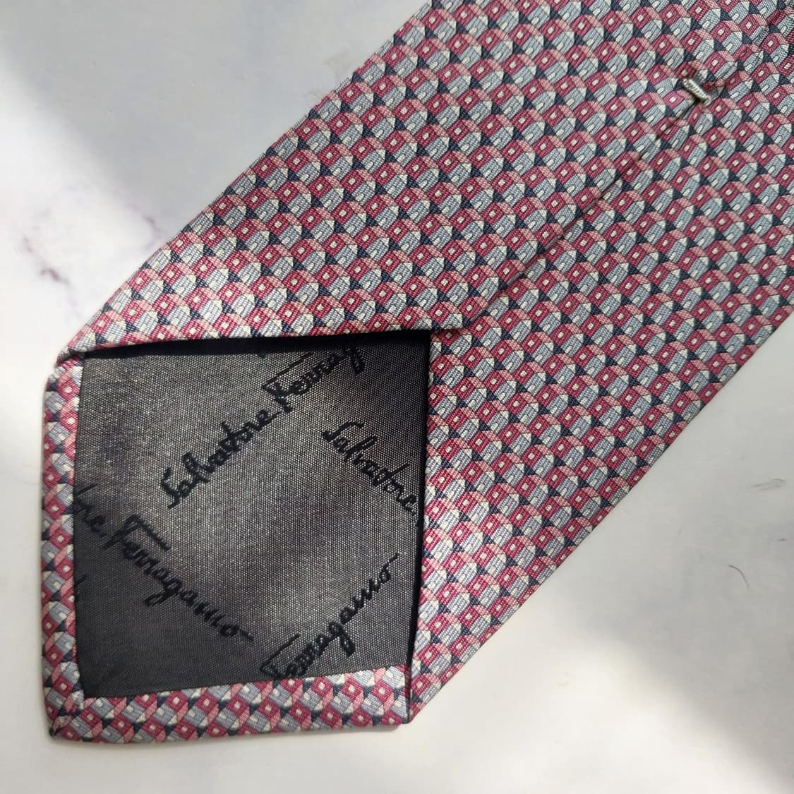 페라가모 실크 와인 하우스 패턴 넥타이 7.9cm A등급 K2319 상품이미지6
