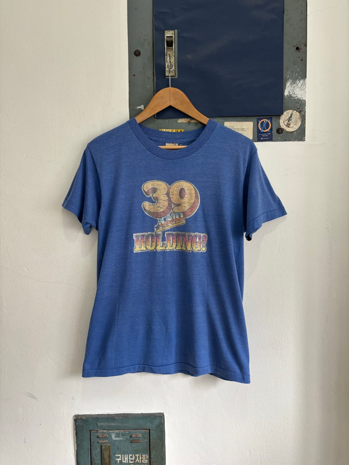80s “39AndHolding” T-Shirt 상품이미지1
