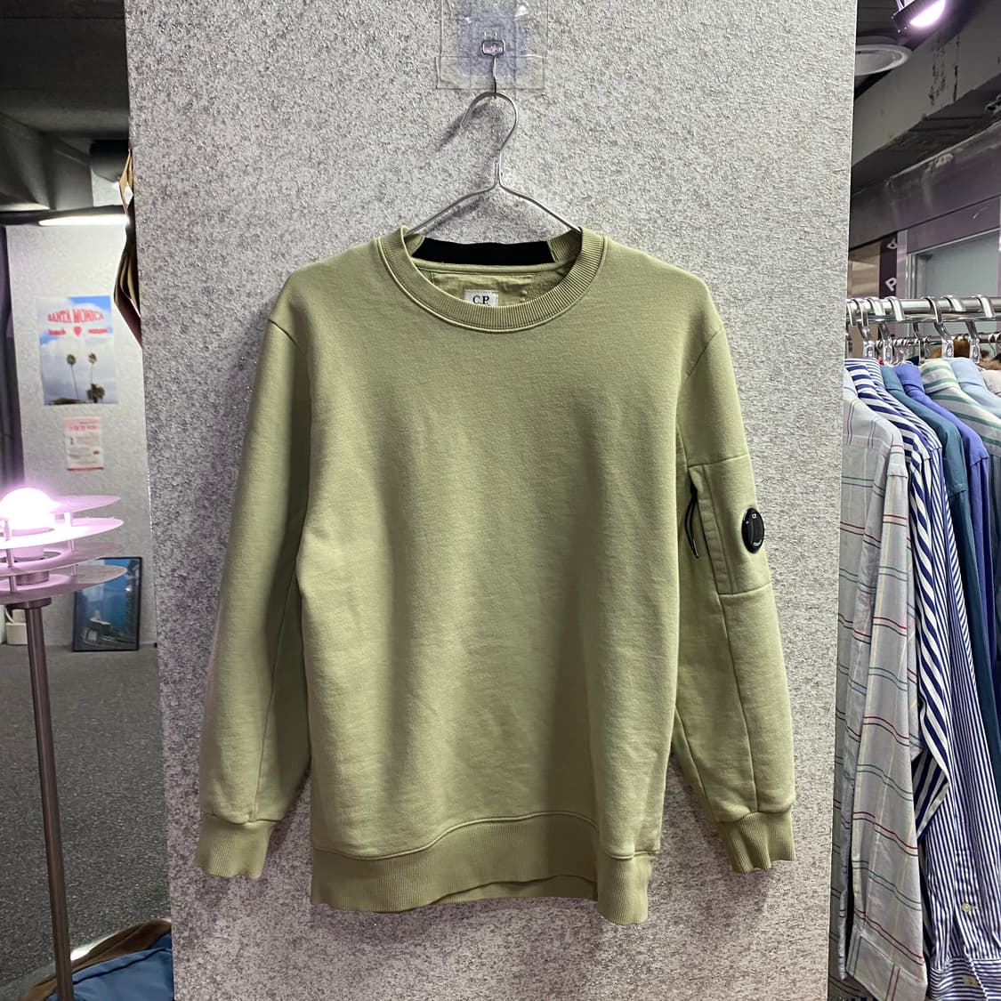 CP컴퍼니 렌즈디테일 크루넥 스웨트셔츠 B4664 상품이미지2