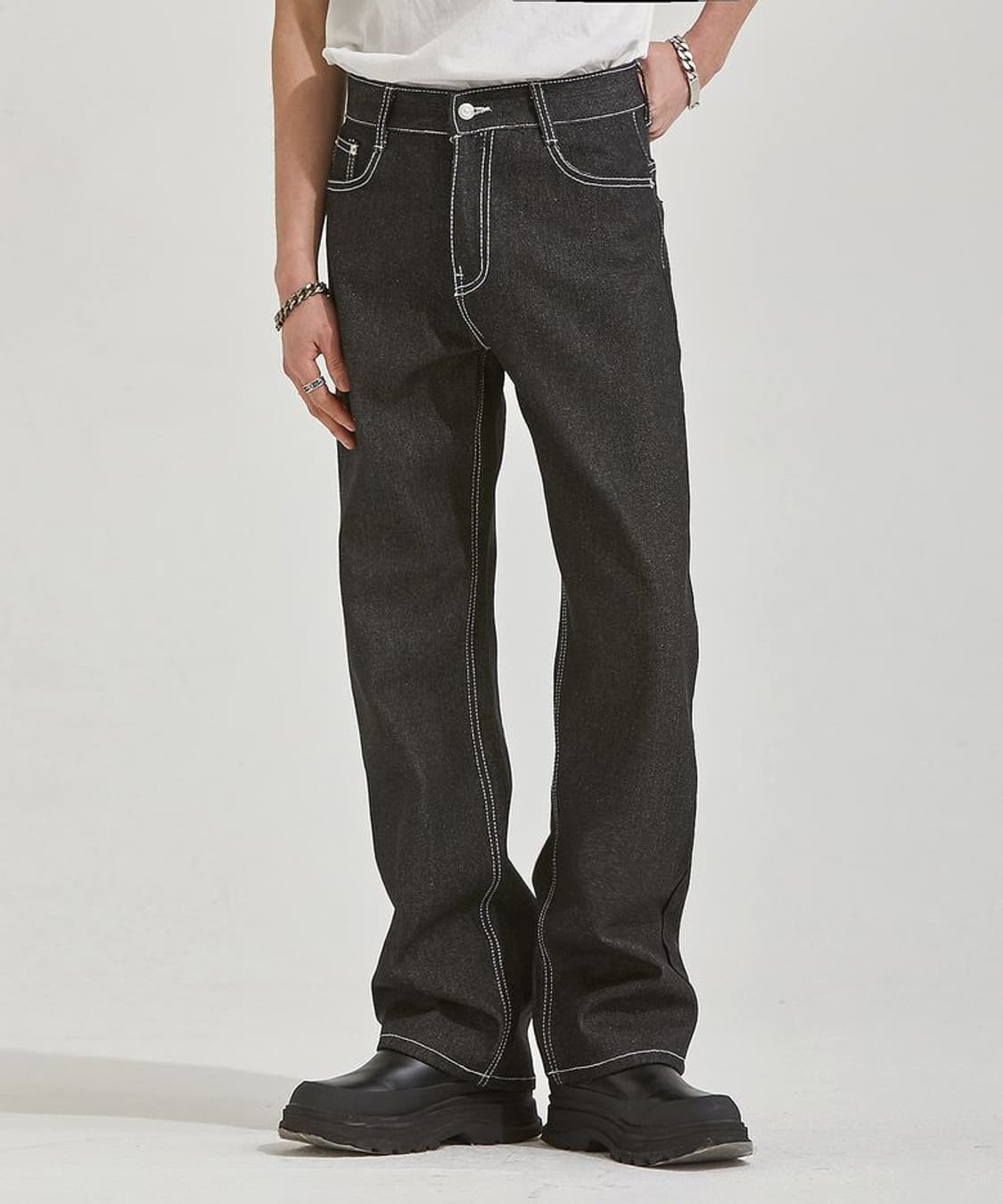 앳더모먼트 화이트 스티치 와이드 로우 데님 블랙 L 상품이미지1