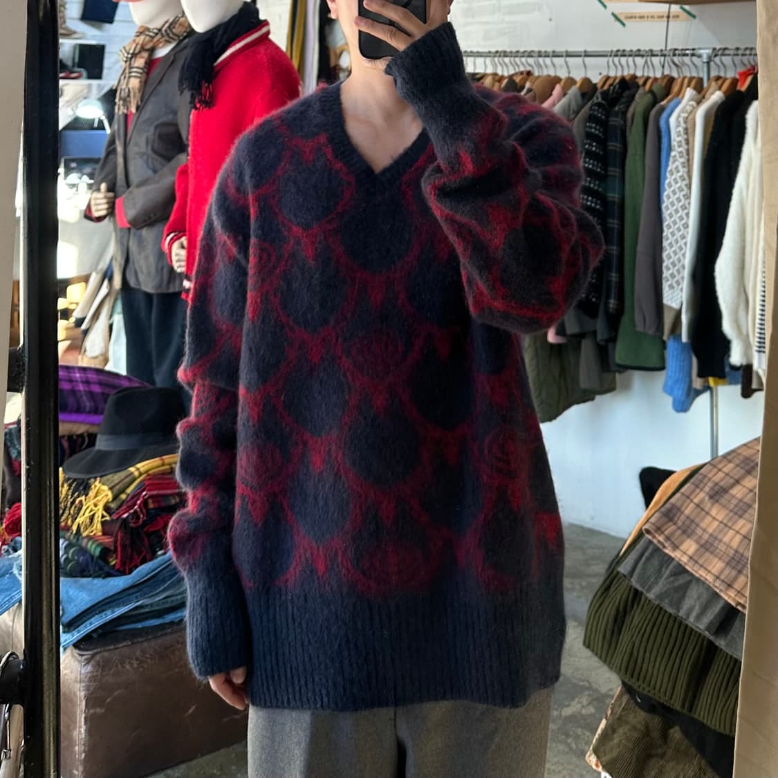 (착용컷) 남이서팔 South2 West8 모헤어 브이넥 니트 (L) 상품이미지4