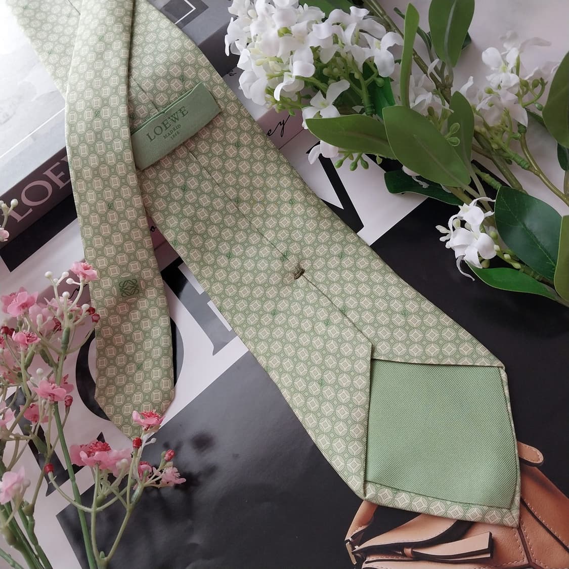 로에베 실크 라임 로고 패턴 넥타이 A+~A등급 8.9cm K1614
 상품이미지6