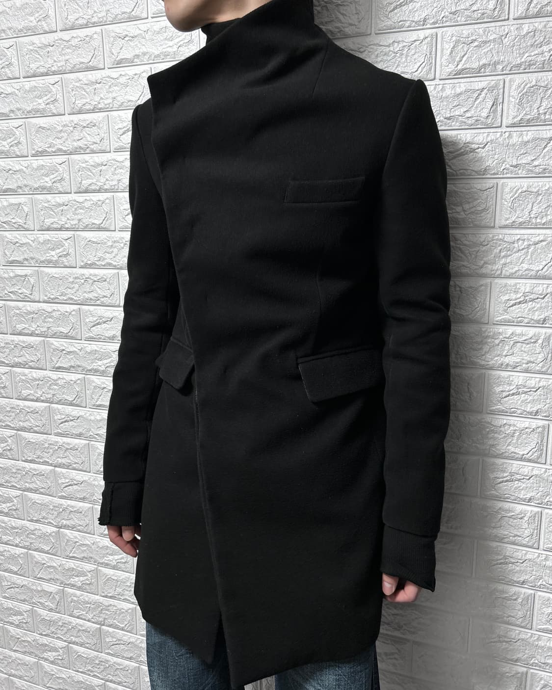 울 비대칭 버튼 하이넥 코트 상품이미지1