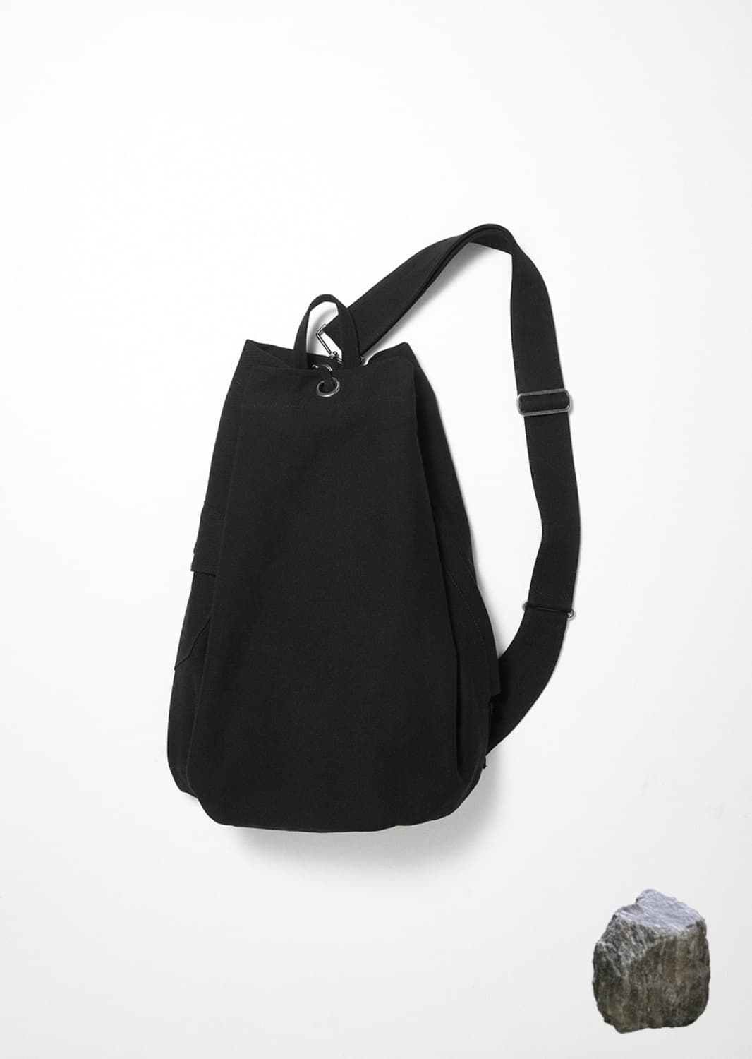 해칭룸 더플 크로스 백 블랙 상품이미지3