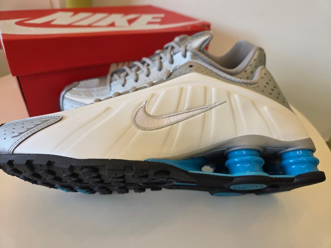 나이키 샥스 R4 HQ1988(새상품) 상품이미지4