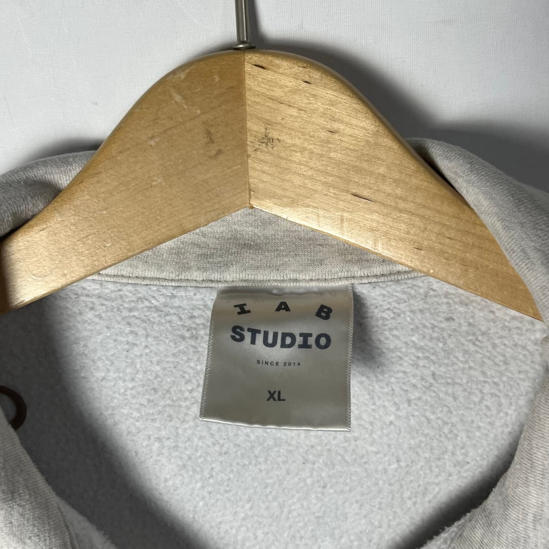 [IAB STUDIO] 아이앱스튜디오 하프집업 맨투맨 상품이미지6